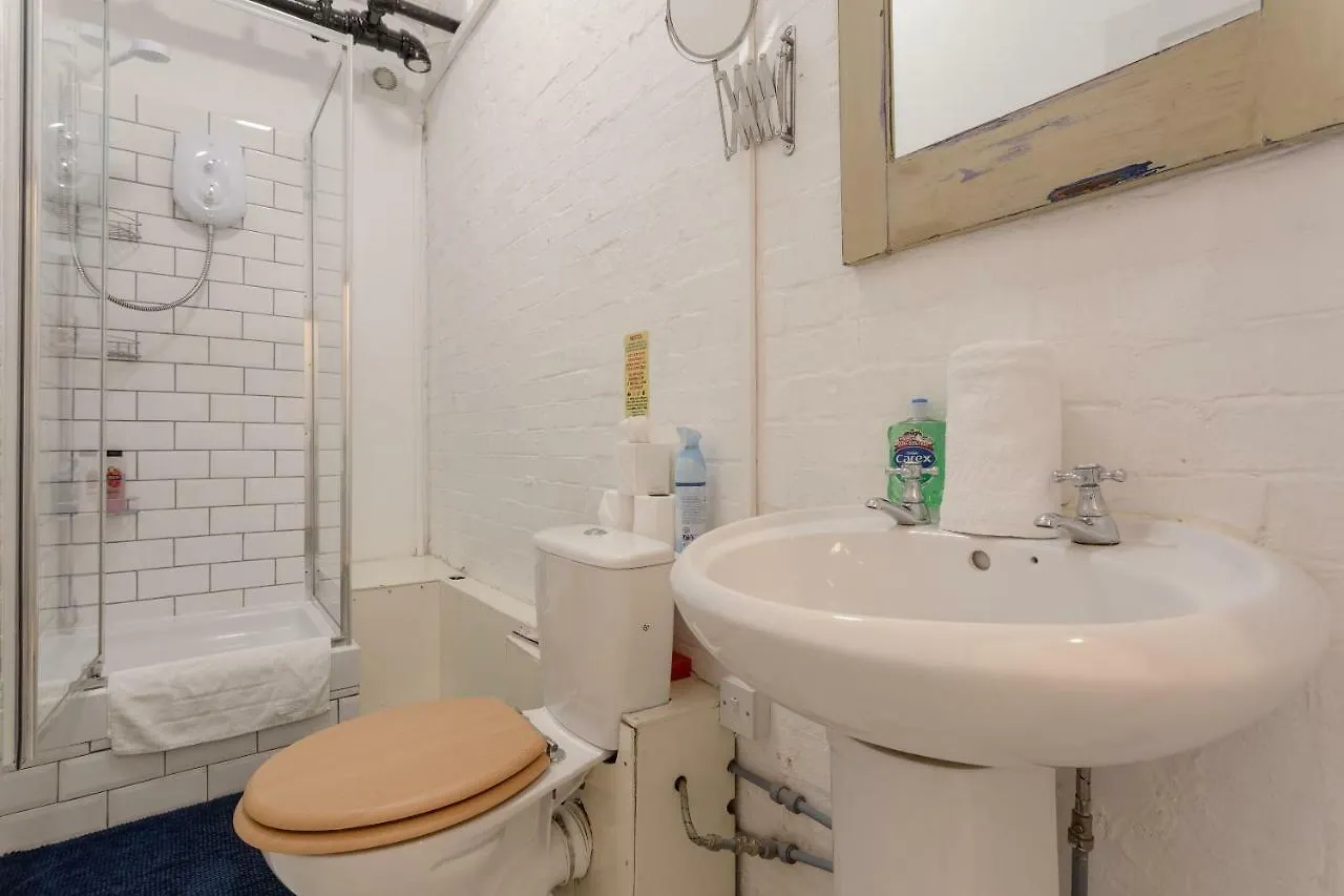 Industrial Open Plan Studio In Hackney Lägenhet London