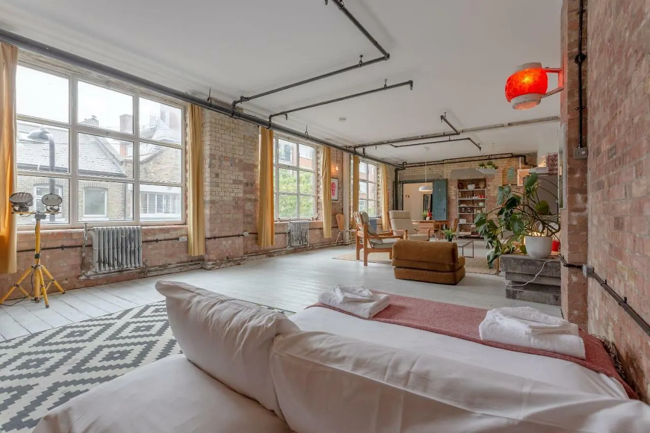 Industrial Open Plan Studio In Hackney Lägenhet London
