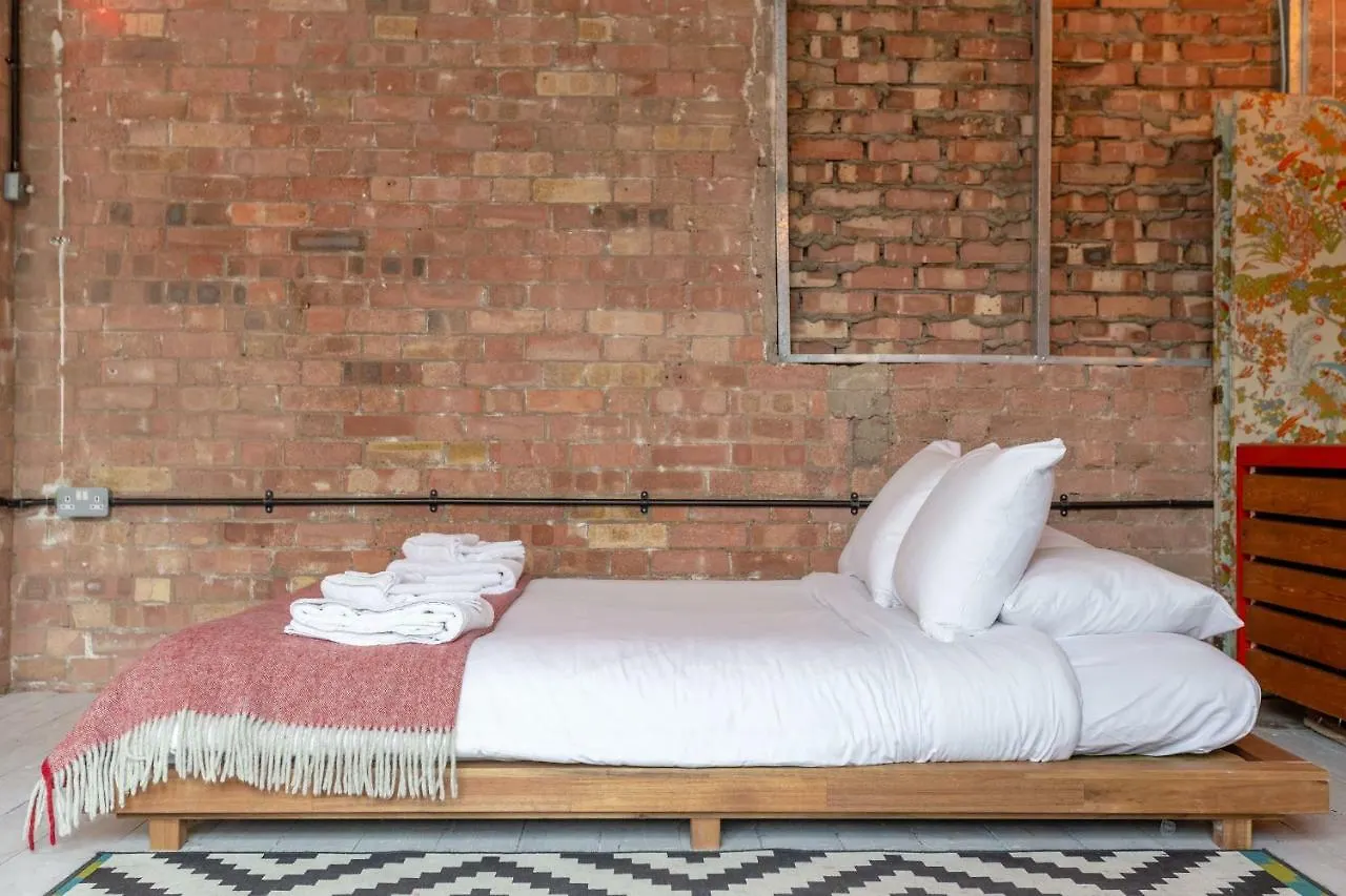 Апартаменты Industrial Open Plan Studio In Hackney Лондон