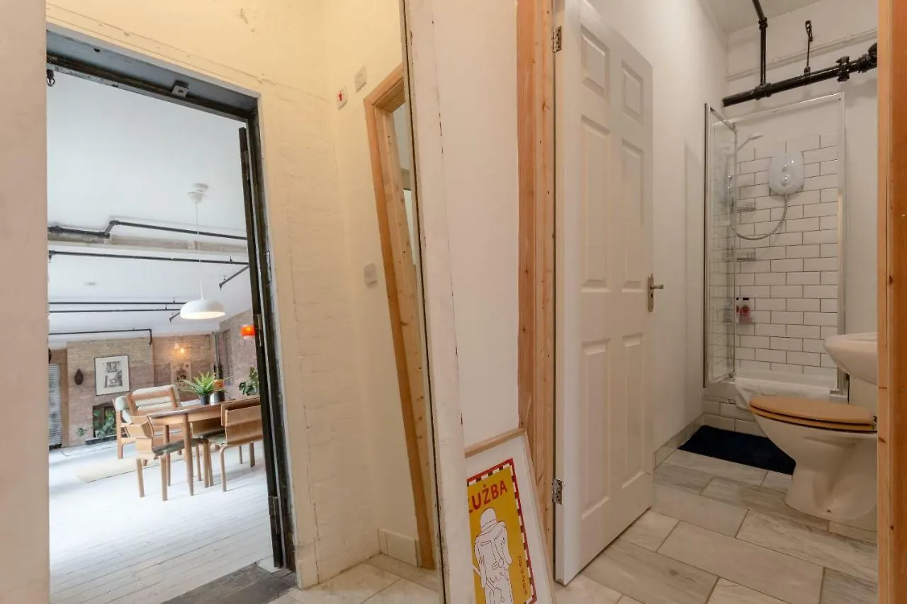 Industrial Open Plan Studio In Hackney Apartment London