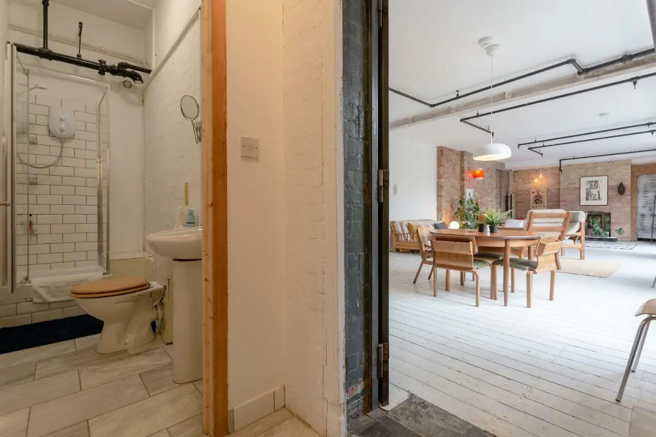 Industrial Open Plan Studio In Hackney Apartment London 0*,